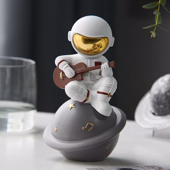 Decoração de mesa de escritório criativa moderna artesanato estatuetas de estátua de astronauta decoração de casa